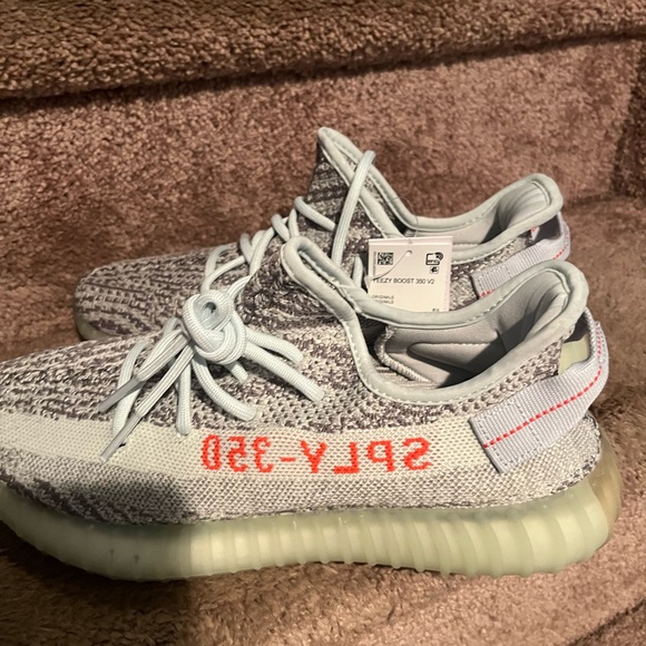 New Yeezy Boosts 360 V2s size 9. These were my wifeโs and she never wore them. - Picture 1 of 10